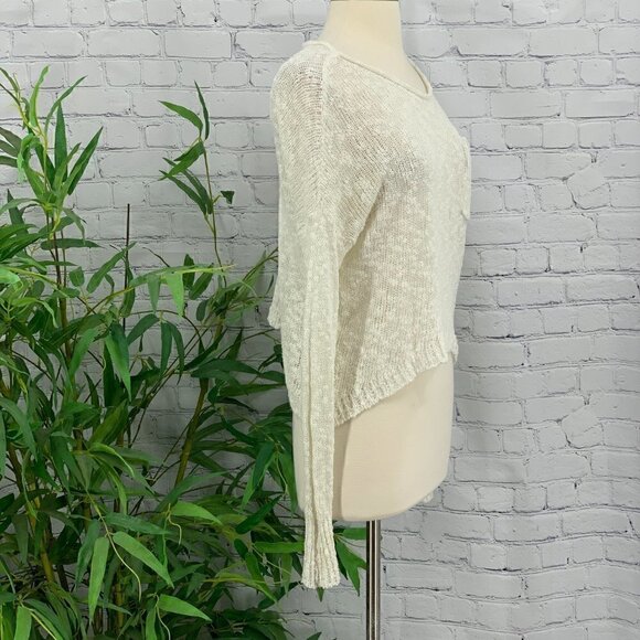 🎉Hollister Cream Crop Sweater w/ Pocket on Front - Picture 2 of 6